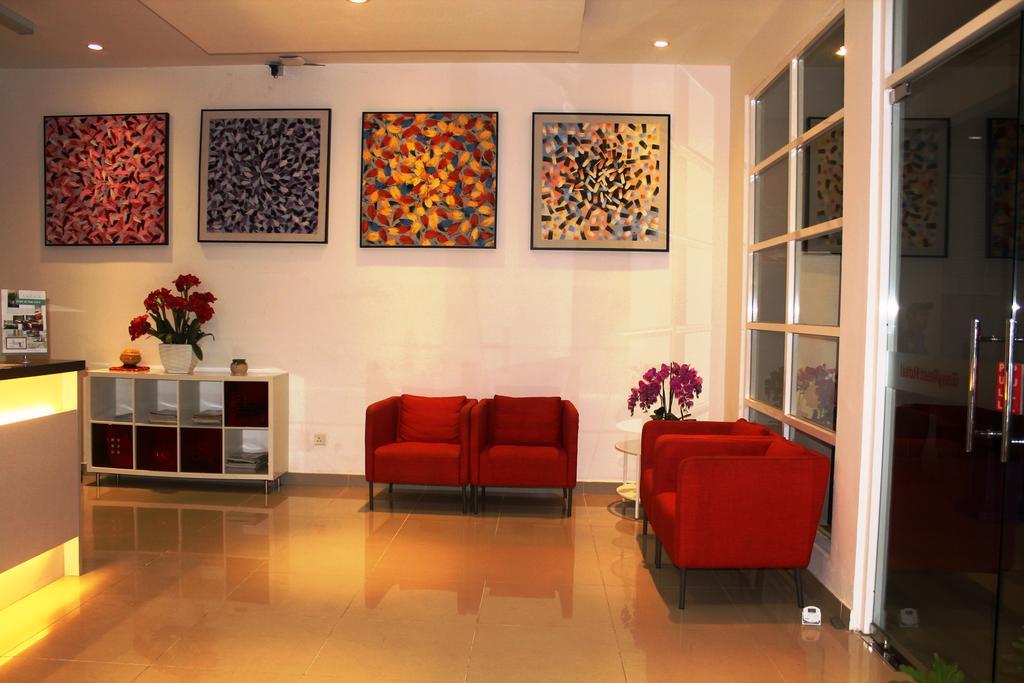 פטלין ג'איה Easyrest Hotel מראה חיצוני תמונה