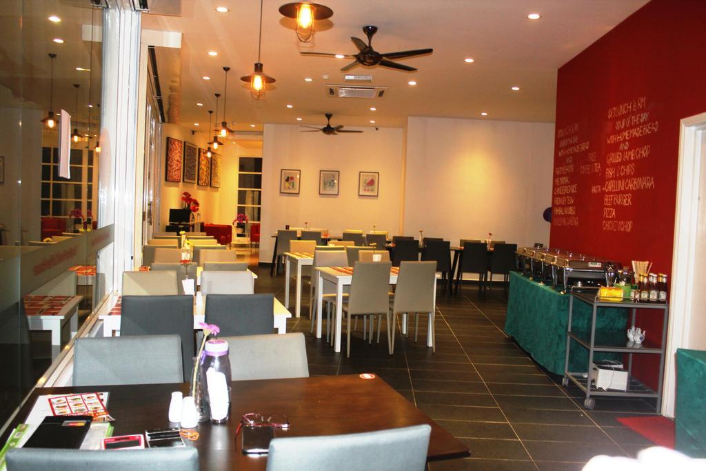 פטלין ג'איה Easyrest Hotel מראה חיצוני תמונה