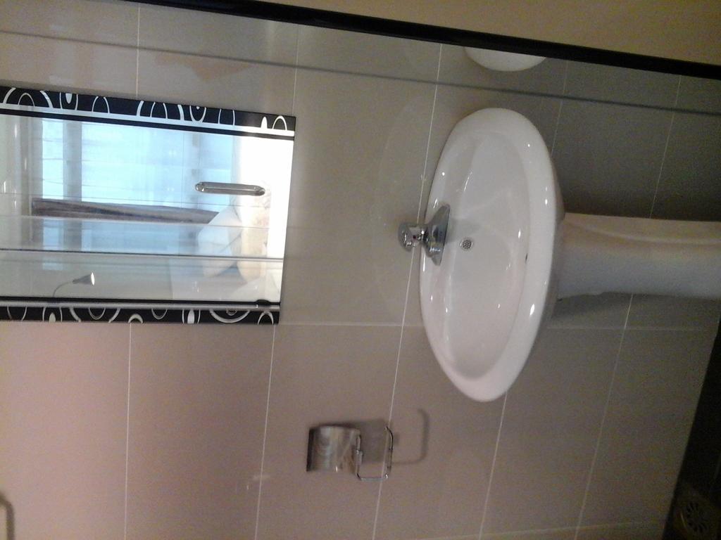 פטלין ג'איה Easyrest Hotel חדר תמונה